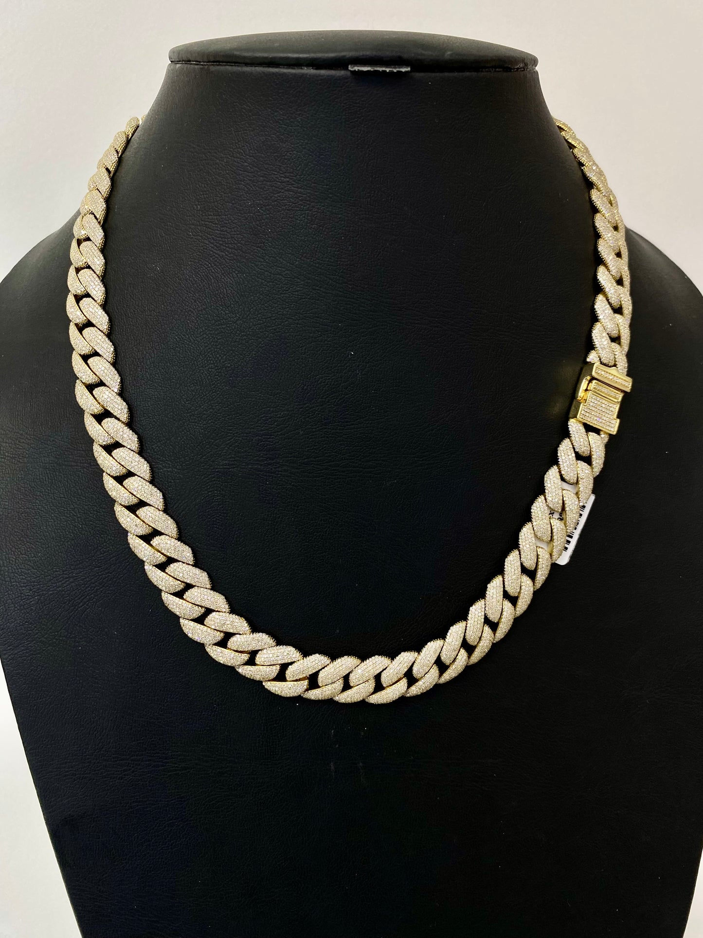 Diamond Cuban Link Chain – Approx. 18.00 CTW – 14K Yellow Gold 20 Inches