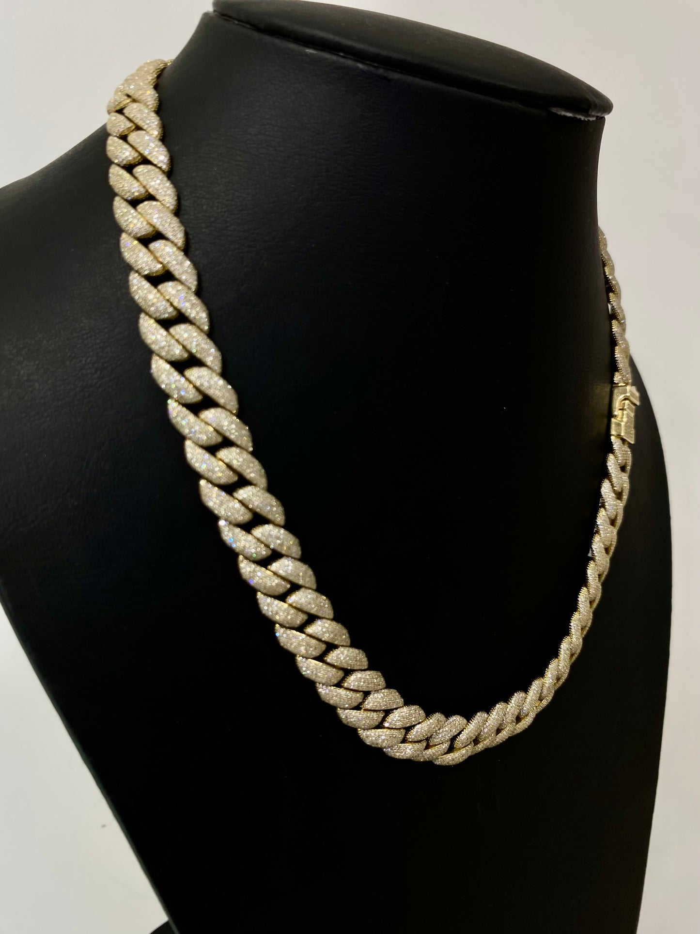 Diamond Cuban Link Chain – Approx. 18.00 CTW – 14K Yellow Gold 20 Inches