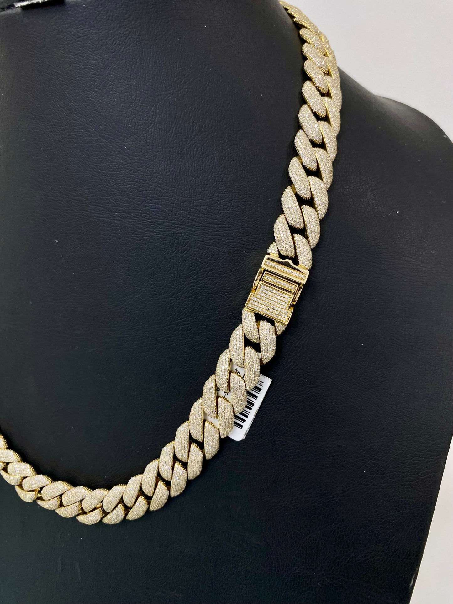Diamond Cuban Link Chain – Approx. 18.00 CTW – 14K Yellow Gold 20 Inches