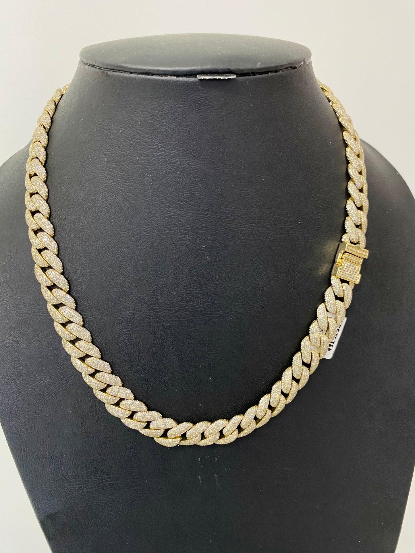 Diamond Cuban Link Chain – Approx. 18.00 CTW – 14K Yellow Gold 20 Inches