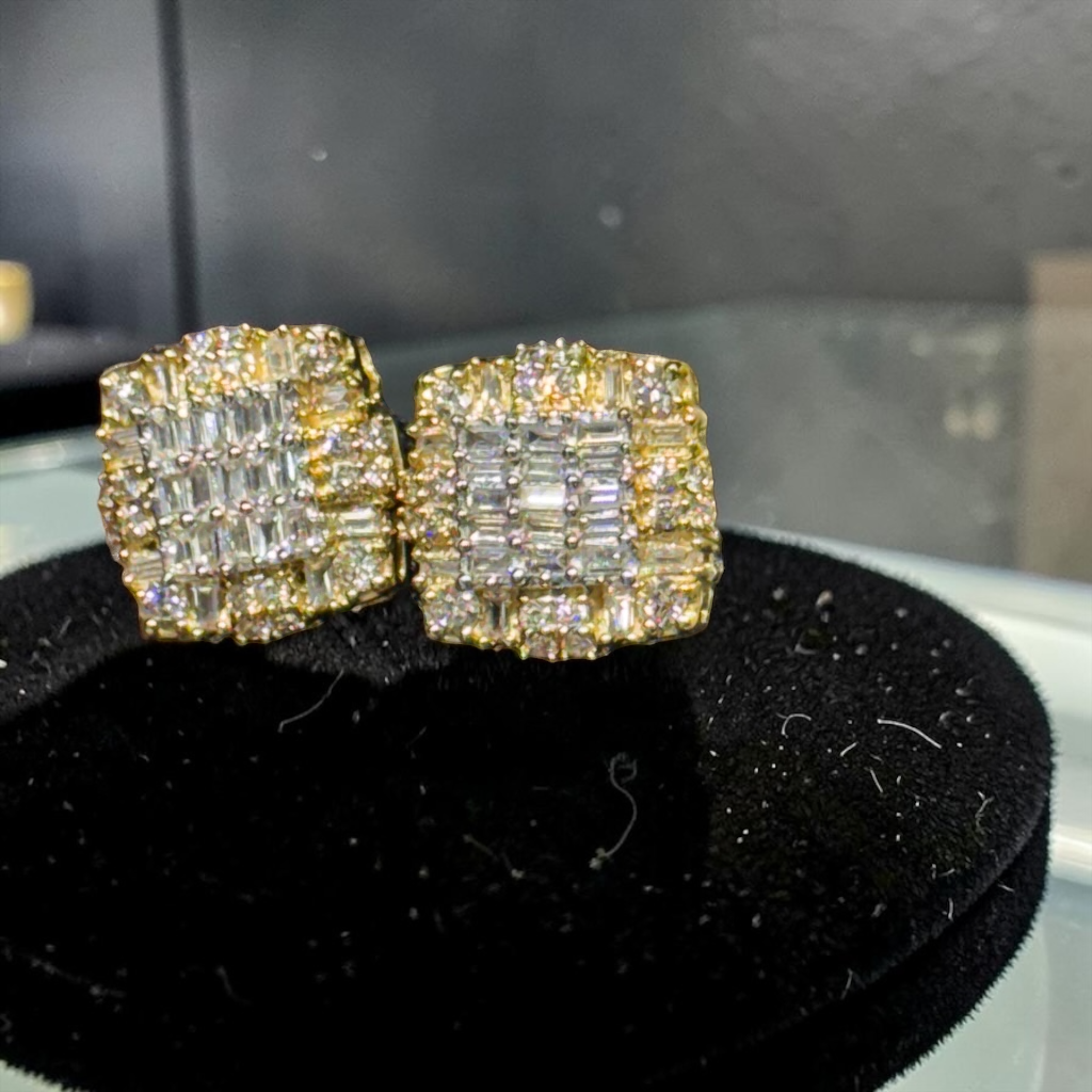 1.00ct Yellow Gold Baguette & Round Diamond Cluster Earrings – Iced Out Hip Hop Studs