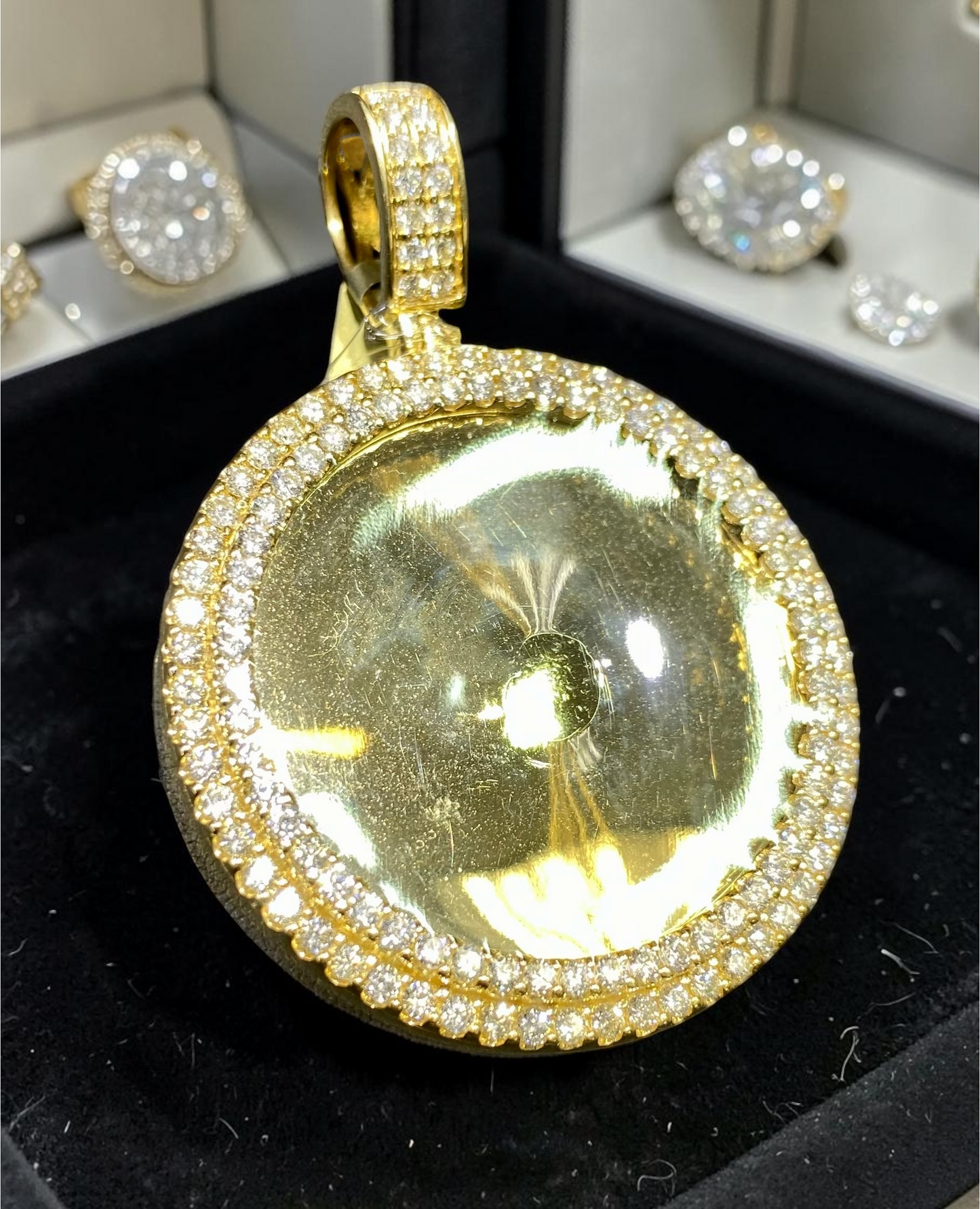 10K Yellow Gold 3.65 Carats Natural Diamond Bezel Memory Coin Pendant – Large Round Statement Medallion