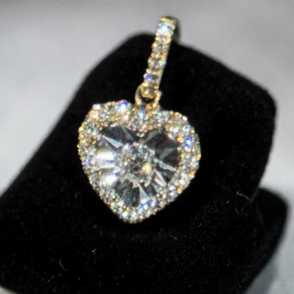 Pretty 10k Gold & Diamonds Heart Pendant